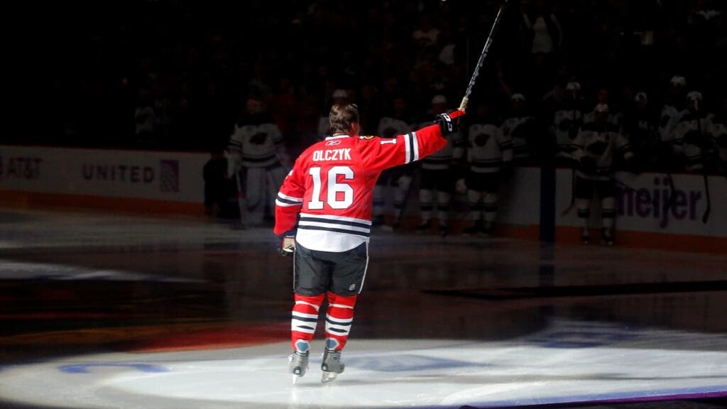 This Week in Chicago Blackhawks History: The Hall of Fame calls, Edzo returns