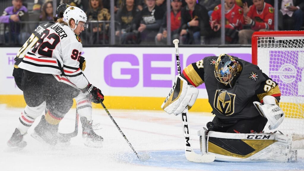 This Week in Chicago Blackhawks History: Tony Esposito, Jocelyn Thibault, Bobby Hull & more