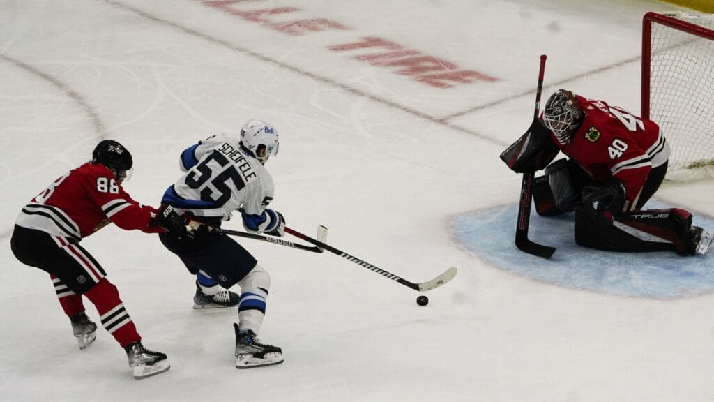 Three Hawks Hits: Blackhawks still can’t figure out the Jets