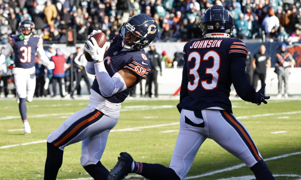 Bears defense comes up big with multiple turnovers against Eagles