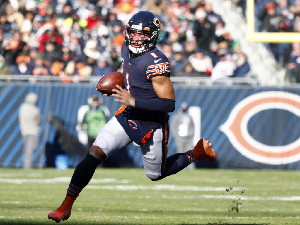 Chicago Bears game grades: Justin Fields runs to the head of the (again)