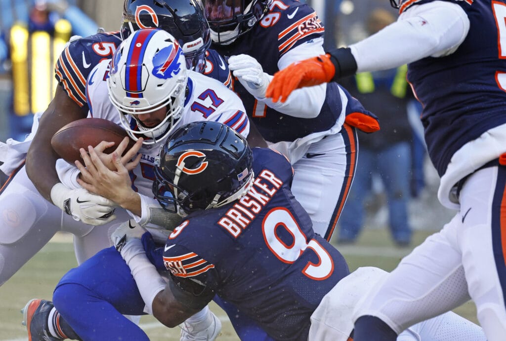 Bears Jaquan Brisker won’t change how he plays despite Derwin James’ MNF ejection