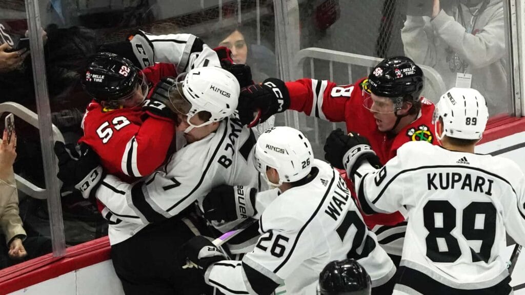 Three Hawks Hits: Blackhawks sluggish effort too little, too late against Kings