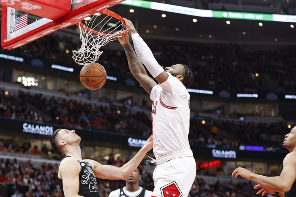 Takeaways: Andre Drummond and the bench boost the Chicago Bulls in win over San Antonio