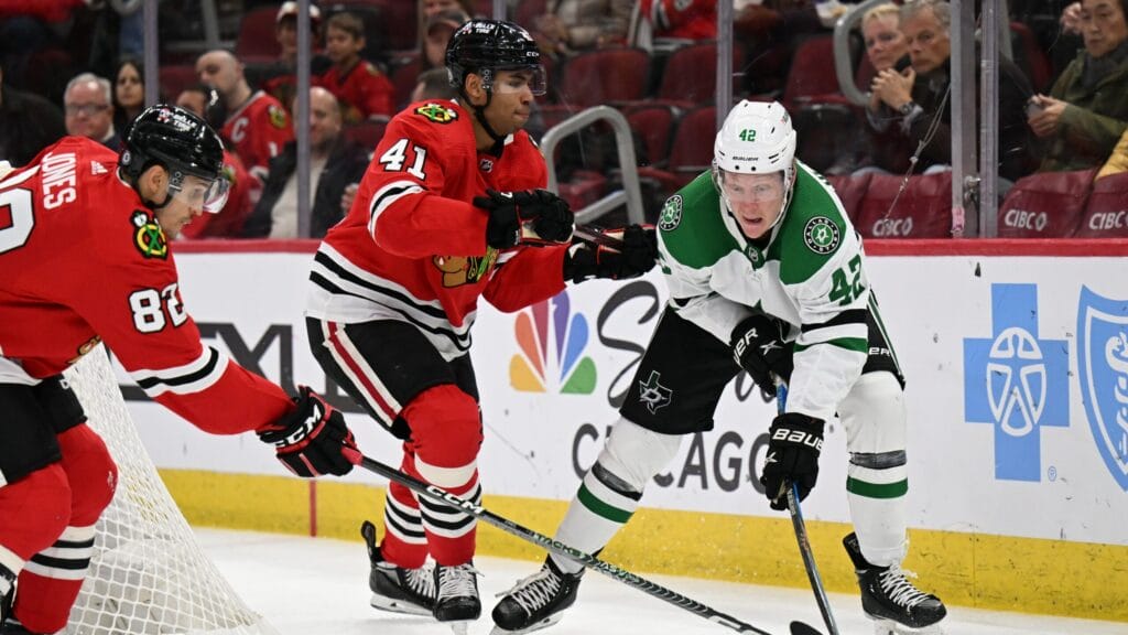 Three Hawks Hits: Blackhawks lose to Stars in Lukas Reichel’s return