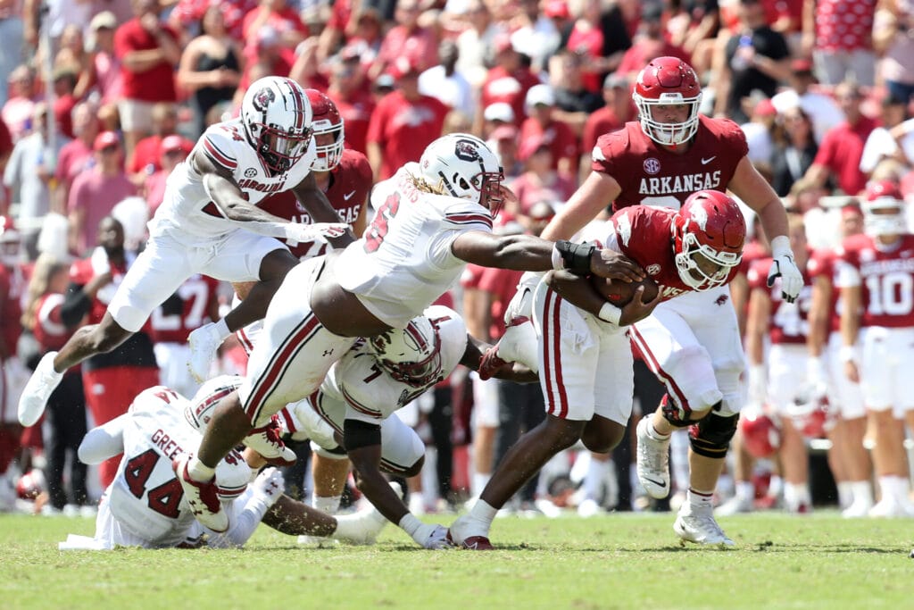 Chicago Bears draft South Carolina defensive lineman Zacch Pickens with the 64th pick in the 2023 NFL Draft