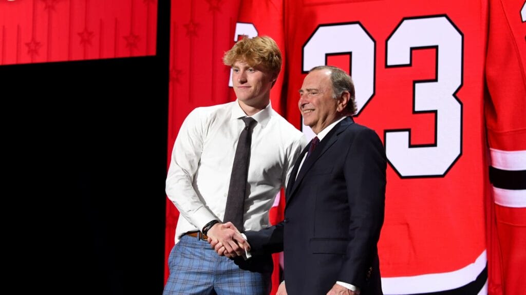 Chicago Blackhawks select Oliver Moore with 19th overall pick