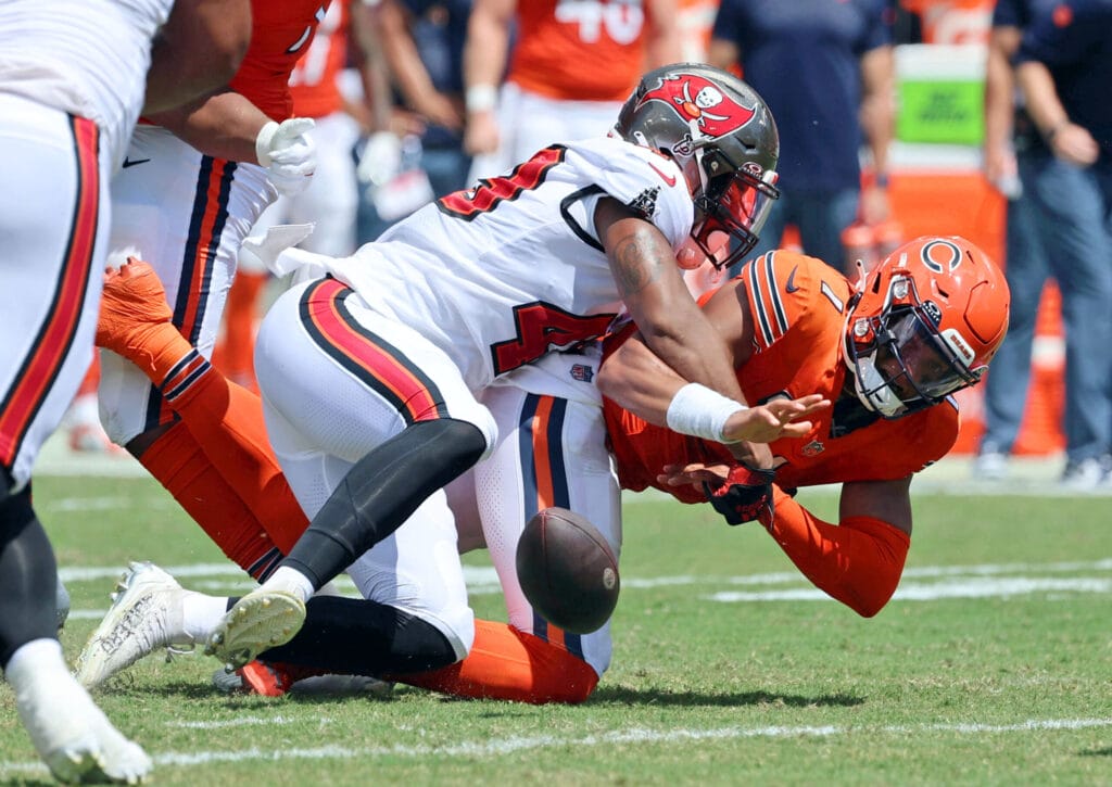 Bears coach Matt Eberflus explains why Justin Fields hesitated on a making a key throw