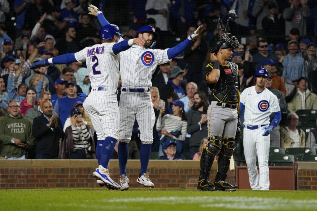 Cubs rebound from tough road trip in 14-1 rout of Pirates