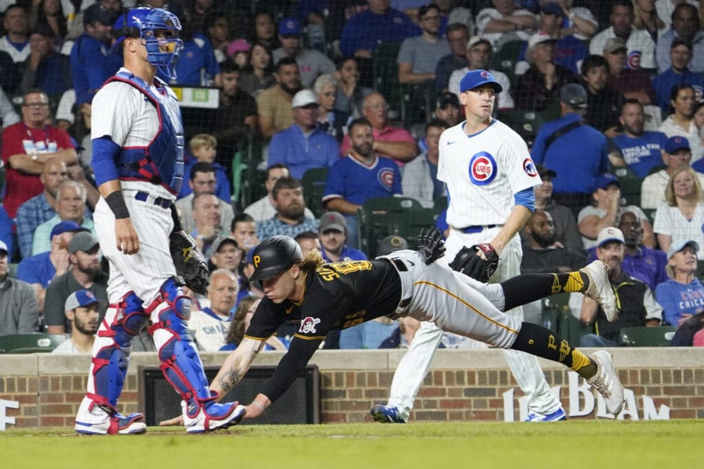 Playoff hopes dwindling after Cubs drop series to Pirates