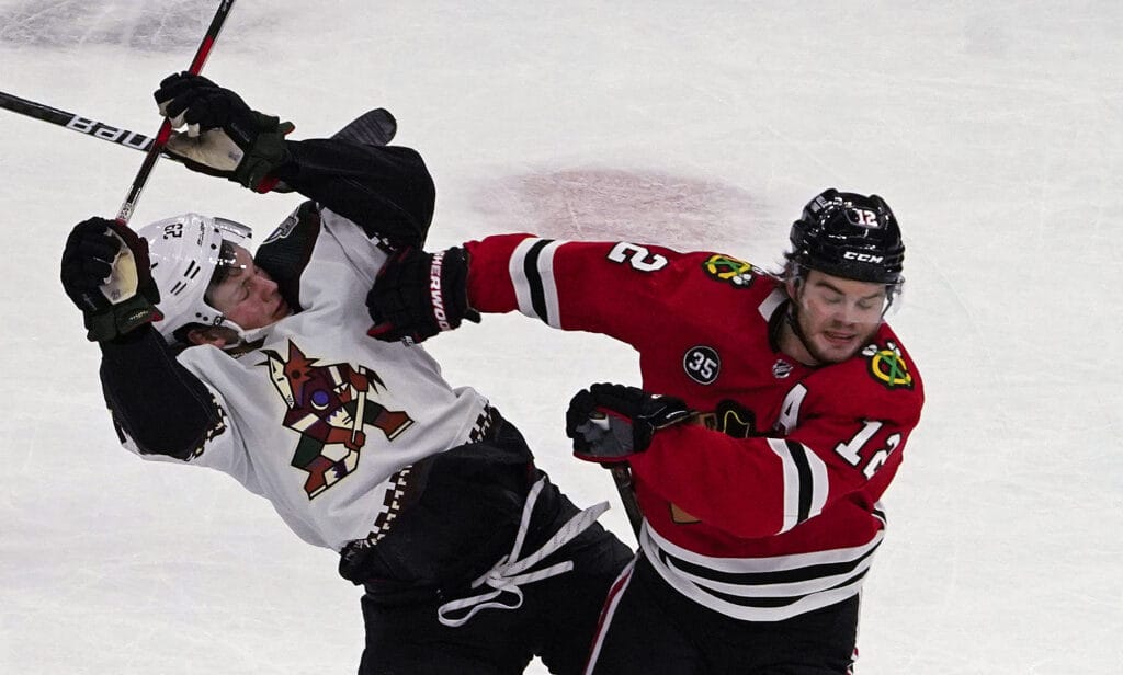Blackhawks vs Coyotes: Whose situation is worse?