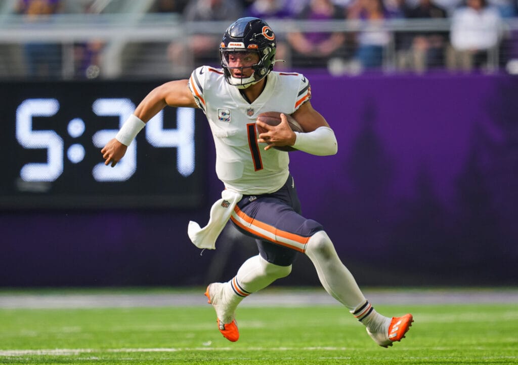 How does the Bears offense change for Justin Fields or Tyson Bagent?