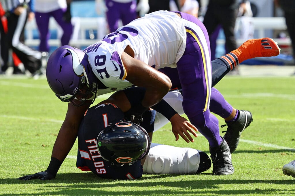 Instant Reactions: Justin Fields hurt as Bears fall to Vikings