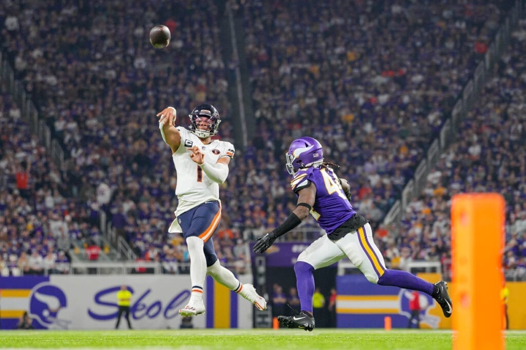 Justin Fields and Cairo Santos find redemption in 12-10 Chicago Bears victory over the Vikings