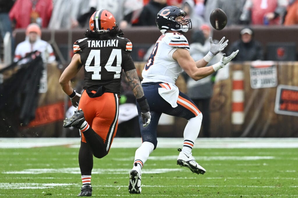 Instant Reactions: Chicago Bears blow fourth-quarter lead AGAIN as playoff hopes disappear in Cleveland