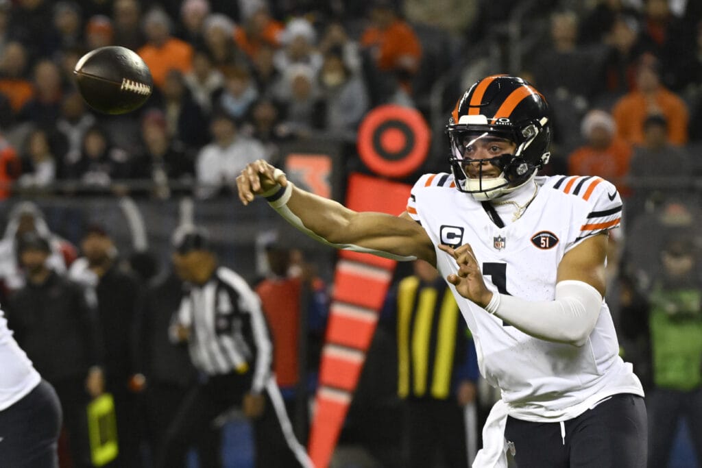Tale of two halves: Why the Chicago Bears offense looks so different from one half to the other