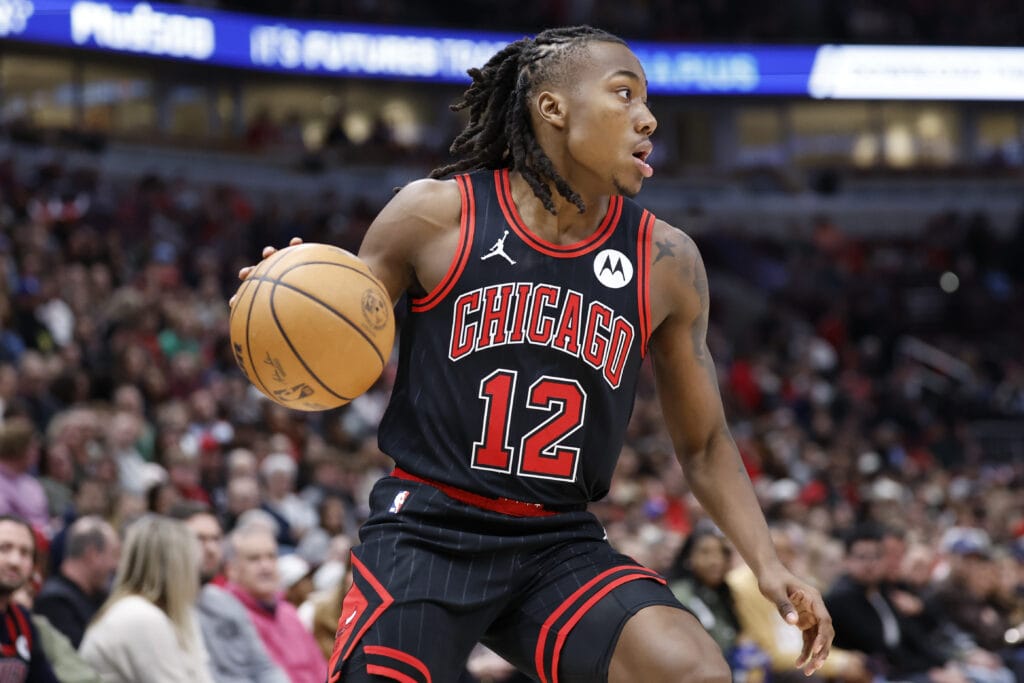Ayo Dosunmu is learning the art of attacking closeouts