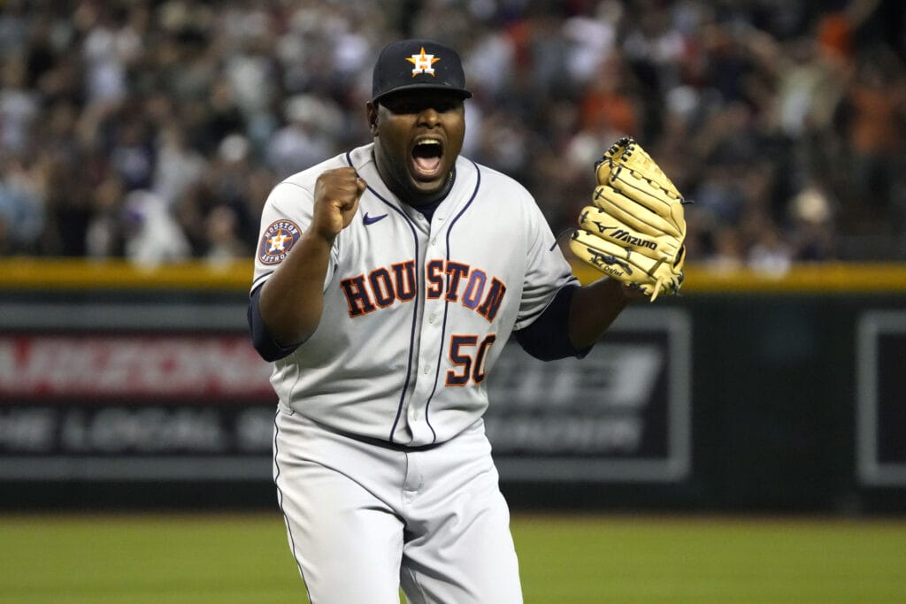 Hector Neris reportedly set to join Cubs bullpen