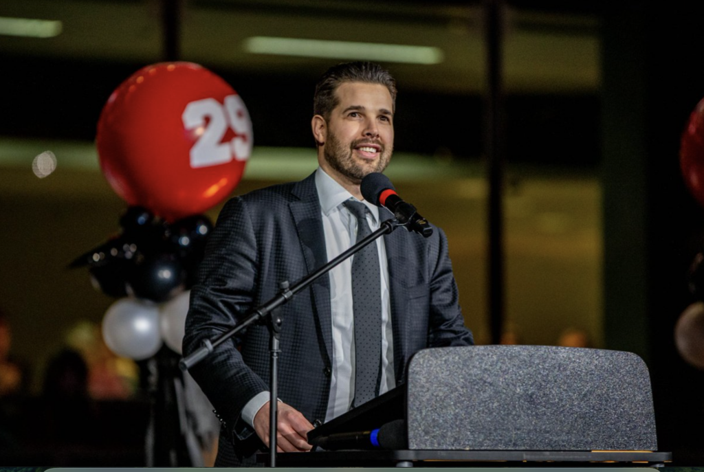 Blackhawks Beat: Should the Blackhawks retire Corey Crawford’s number?