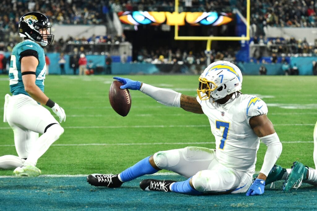 Free agency tracker: Chicago Bears add TE Gerald Everett and S Jonathan Owens
