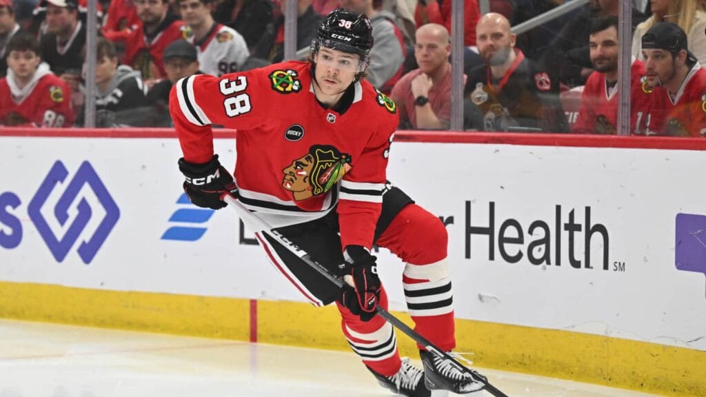 Ethan Del Mastro Makes NHL Debut With Blackhawks