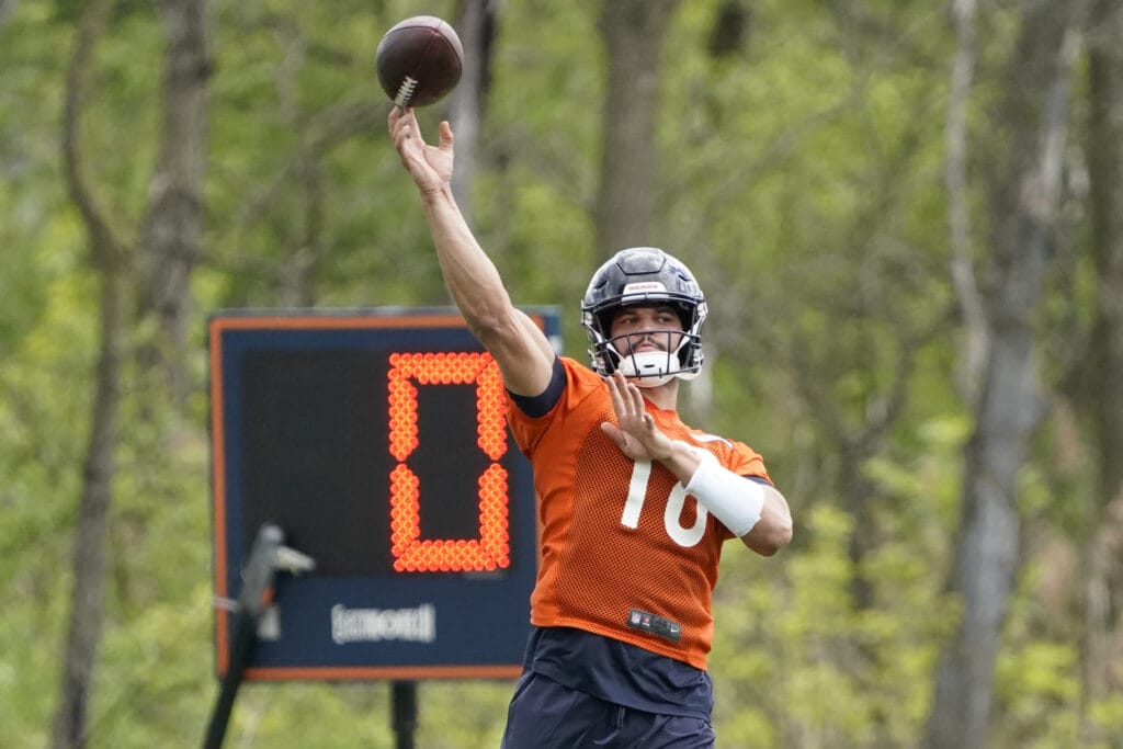 Top takeaways from Day 1 of rookie Chicago Bears minicamp
