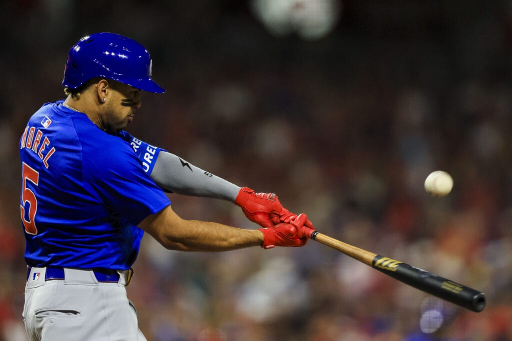 Chicago Cubs third baseman Christopher Morel (5) bats against the Cincinnati Reds in the eighth inning at Great American Ball Park.