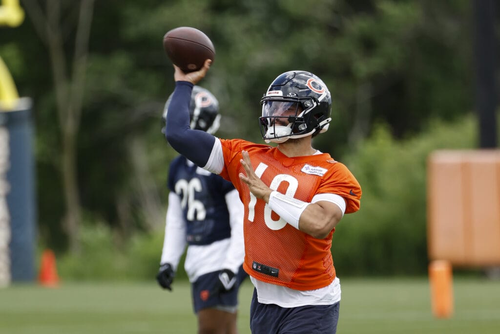 Caleb Williams and the Chicago Bears agree to a four-year, $39.48 million contract