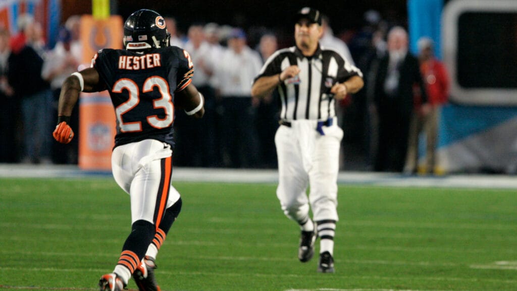 Chicago Bears cornerback Devin Hester (23) returns the opening kickoff for a touchdown in Super Bowl XLI against the Indianapolis Colts