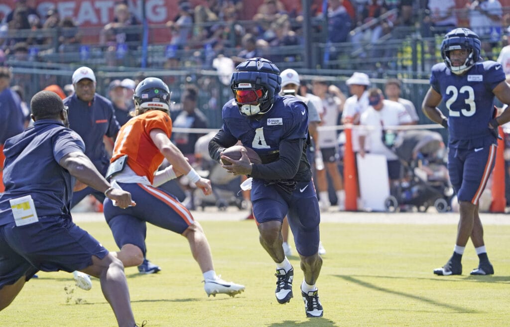 Bears running back D'Andre Swift during practice