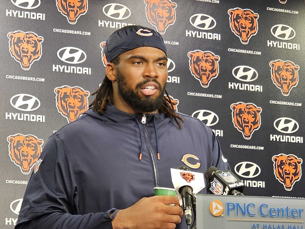 Chicago Bears OL Braxton Jones enters Year 3 with job security while Dominique Robinson battles for a roster spot