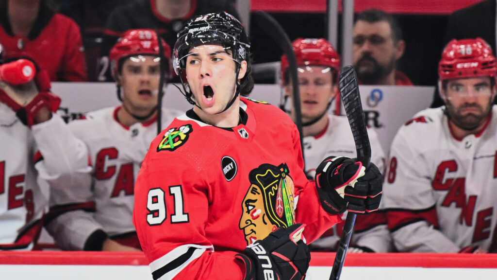 NHL: Carolina Hurricanes at Chicago Blackhawks