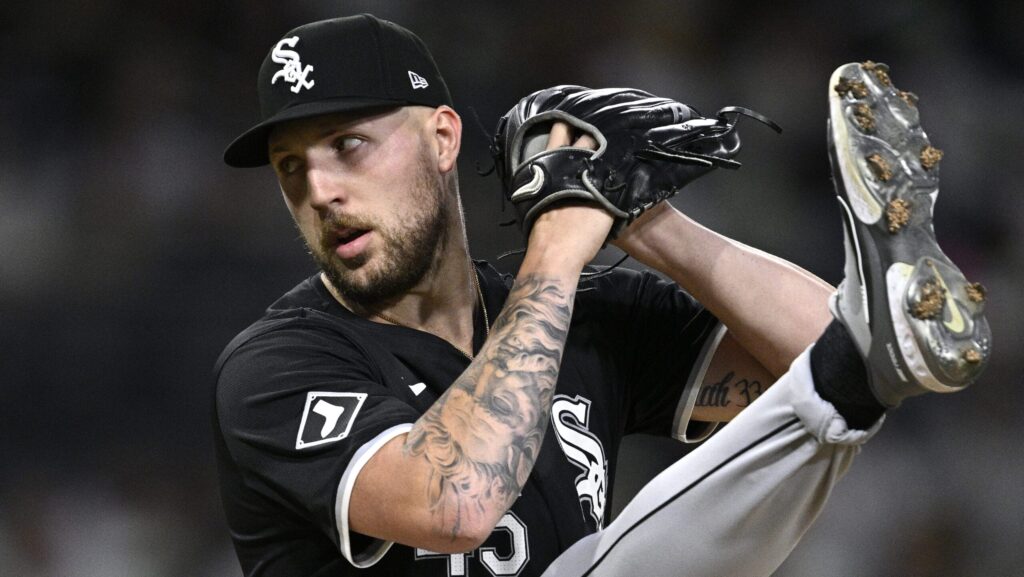 White Sox starting pitcher Garrett Crochet