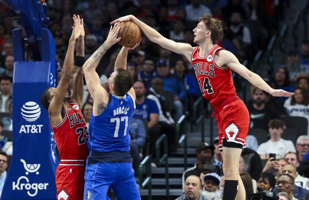 Matas Buzelis impresses in first chance at extended minutes with Chicago Bulls