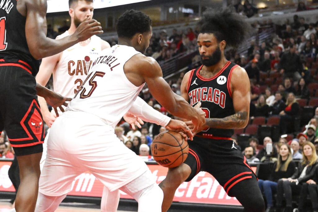 Turnovers, clutch defensive execution costly in Bulls loss
