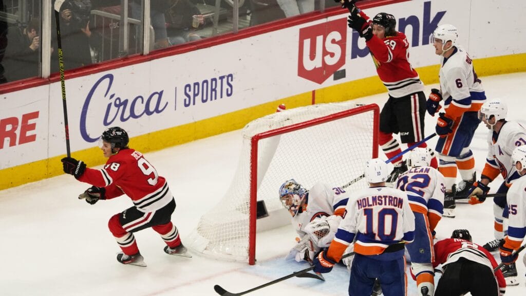 Morning Chirps: Blackhawks rewrite the script in win over Islanders