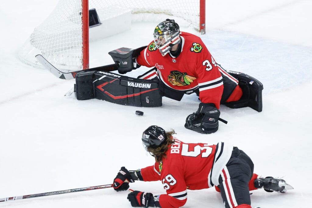 Blackhawks Recap: Mrázek’s heroics bury Avalanche