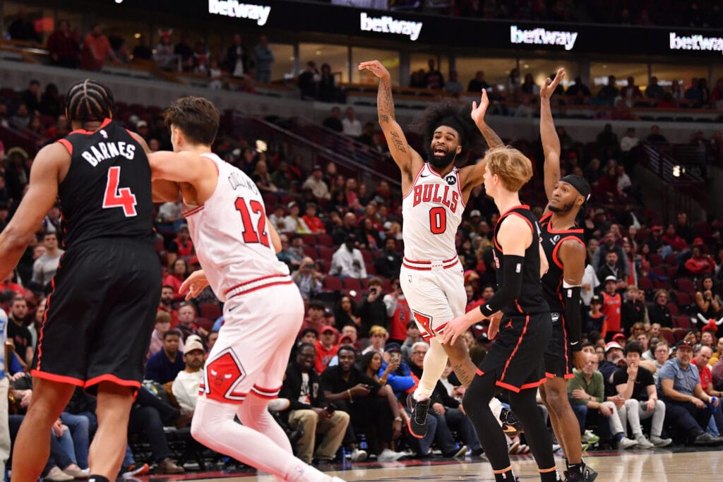 Coby’s miracle 4-pt play puts Bulls in driver’s seat for Play-In
