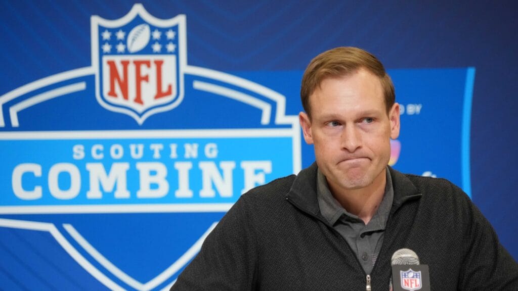 Chicago Bears head coach Ben Johnson