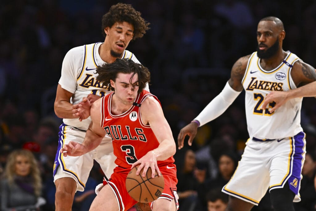 Josh Giddey had 15-10-17-8 against the Los Angeles Lakers