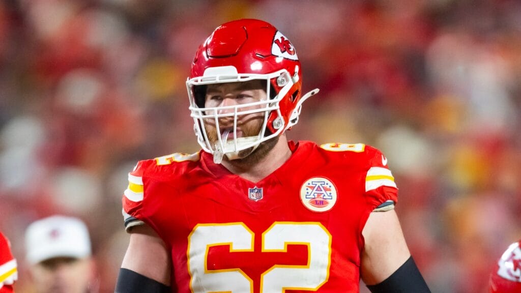 Former Chiefs, current Bears guard Joe Thuney