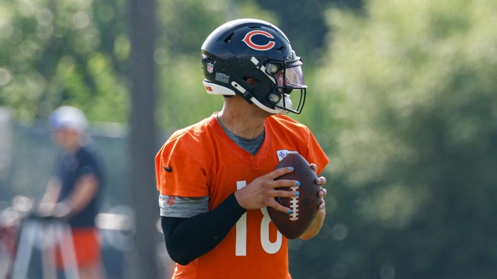 Chicago Bears quarterback Caleb Williams (18) looks to pass the ball during training camp at Halas Hall.