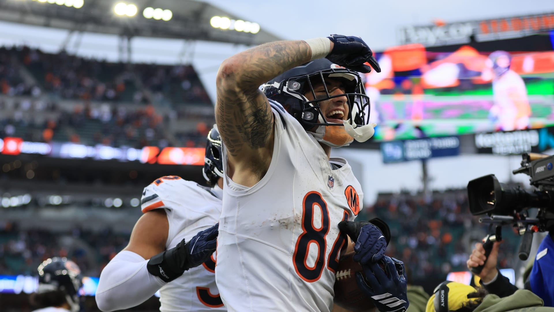 Chicago Bears tight end Colston Loveland (84) celebrates after scoring a touchdown against the Cincinnati Bengals during the fourth quarter at Paycor Stadium.