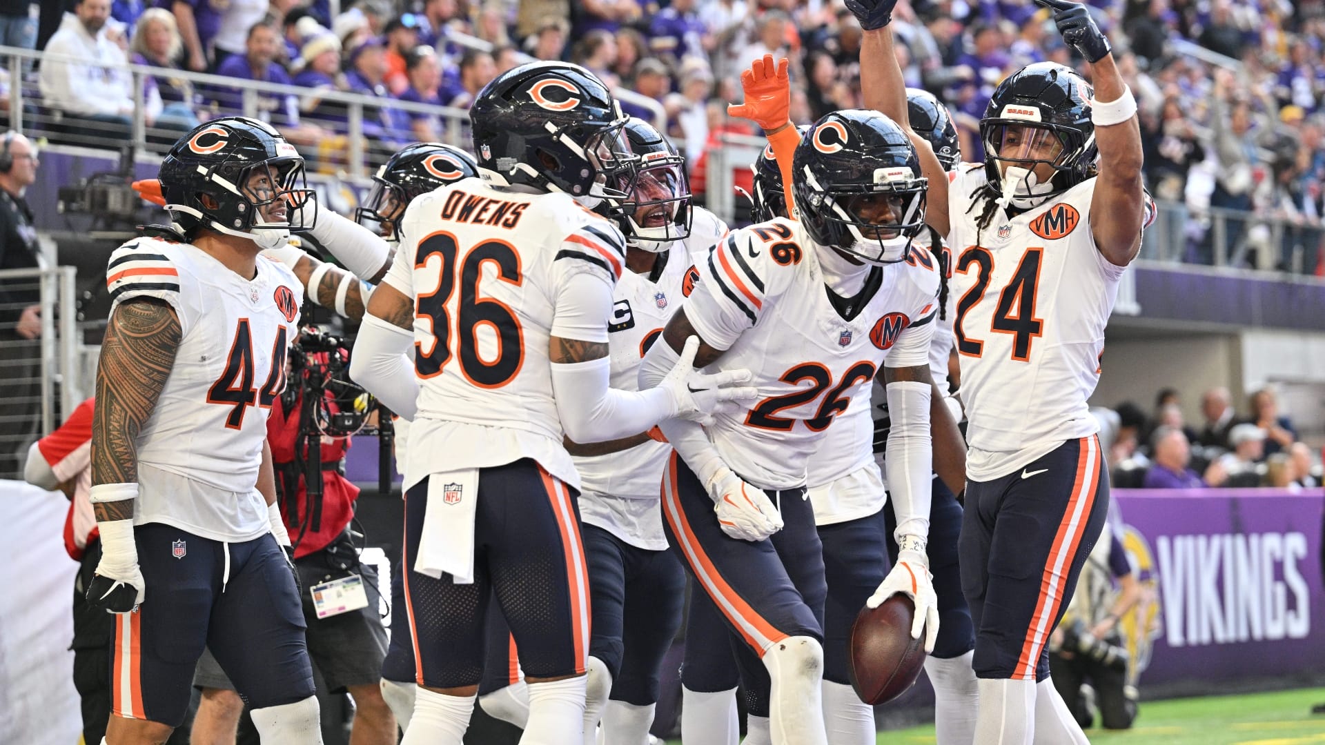 Chicago Bears cornerback Nahshon Wright (26) celebrates an interception with teammates during the second quarter against the Minnesota Vikings at U.S. Bank Stadium. Mandatory Credit: Jeffrey Becker-Imagn Images
