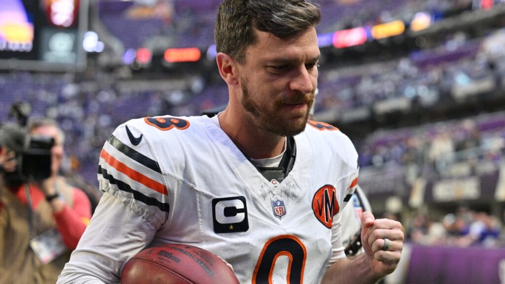 Chicago Bears kicker Cairo Santos (8) reacts after kicking a game-winning field goal against the Minnesota Vikings at U.S. Bank Stadium. Mandatory Credit: Jeffrey Becker-Imagn Images