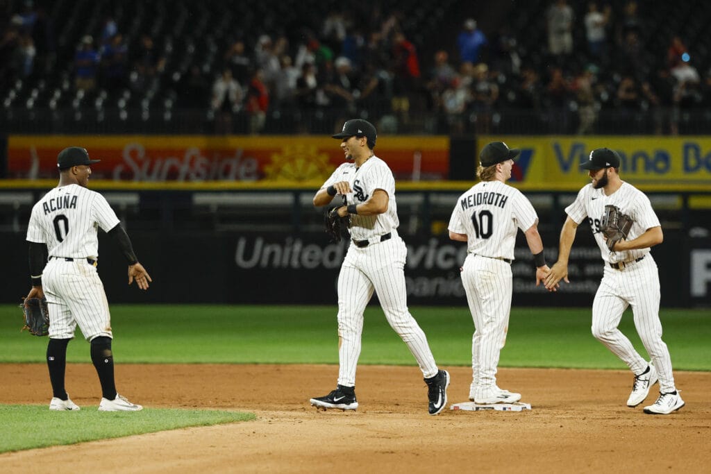 Jun 10, 2026; Chicago, Illinois, USA; Chicago White Sox players celebrate team's win against the Atlanta Braves at Rate Field.