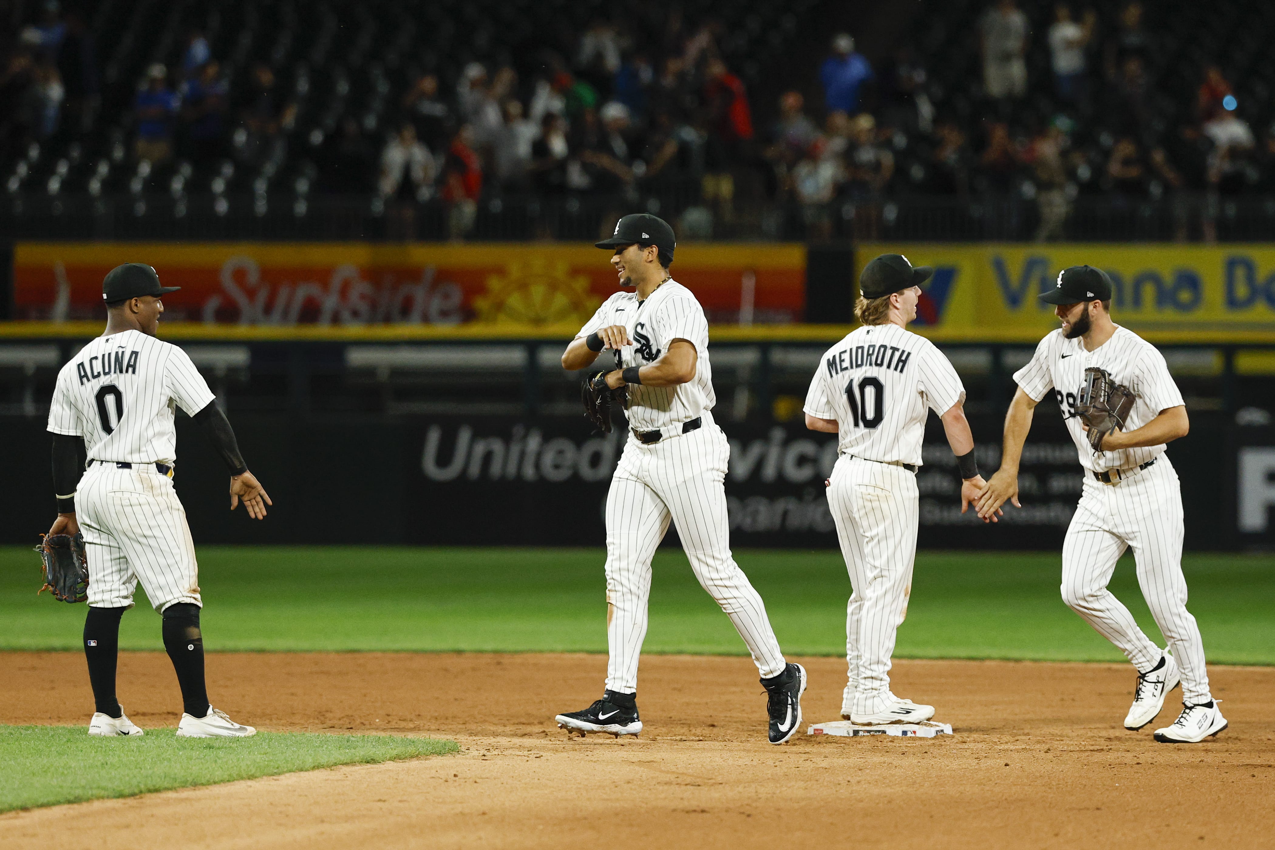 Jun 10, 2026; Chicago, Illinois, USA; Chicago White Sox players celebrate team's win against the Atlanta Braves at Rate Field.