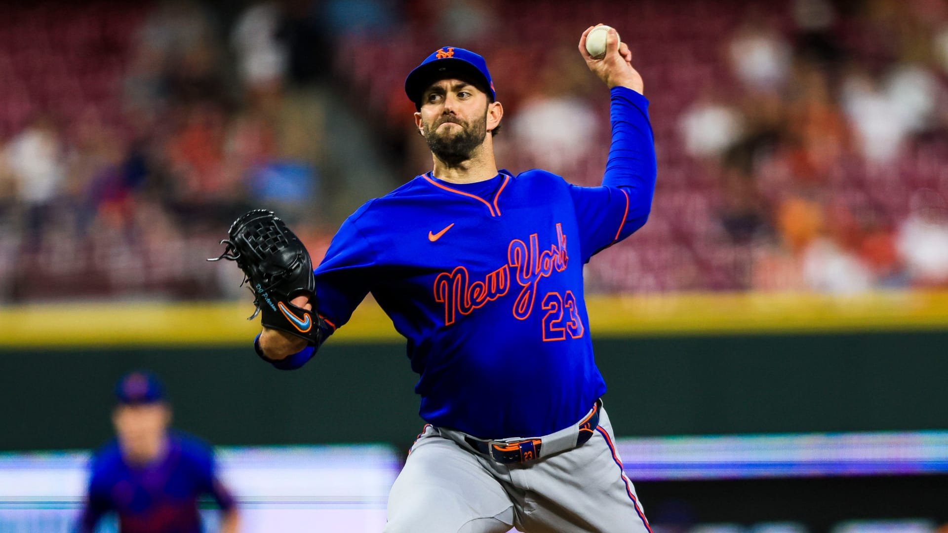 New York Mets relief pitcher David Peterson (23) pitches against the Cincinnati Reds in the sixth inning at Great American Ball Park. Mandatory Credit: Katie Stratman-Imagn Images