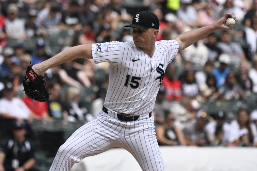 Aug 23, 2026; Chicago, Illinois, USA; Chicago White Sox pitcher Sean Newcomb (15) delivers the ball against the New York Mets during the first inning at Rate Field.