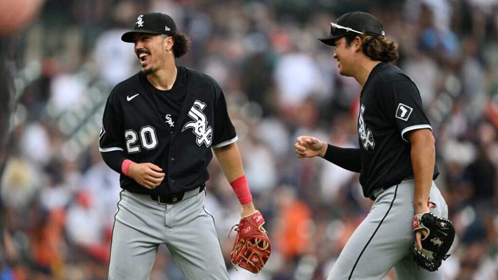 Aug 16, 2026; Detroit, Michigan, Chicago White Sox third baseman Miguel Vargas (20) celebrates with first baseman Munetaka Murakami (5) after sweeping the Detroit Tigers in their three game series at Comerica Park. Horwedel-Imagn Images